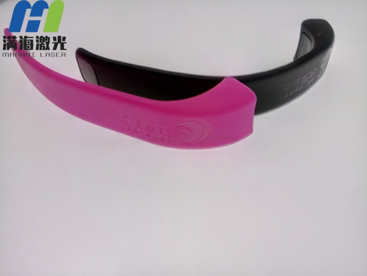 樂心運（yùn）動手環橡膠表帶激光雕（diāo）刻（kè）