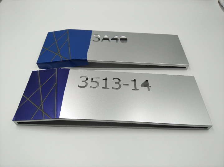 高檔寫（xiě）字樓鋁（lǚ）合金標識標牌激（jī）光（guāng）雕刻