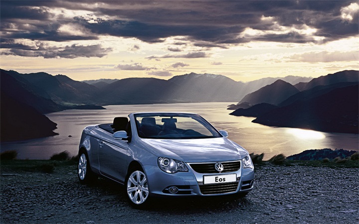 大（dà）眾汽（qì）車塑膠控製麵（miàn）板激光鐳射加工