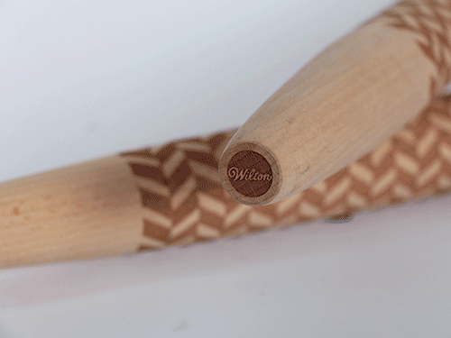 橡木擀（gǎn）麵杖（zhàng）360o旋轉打標