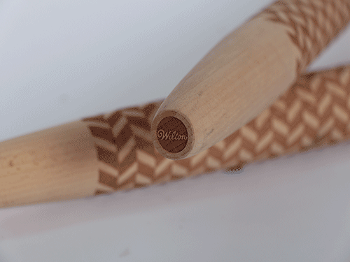 擀面（miàn）杖旋转打标