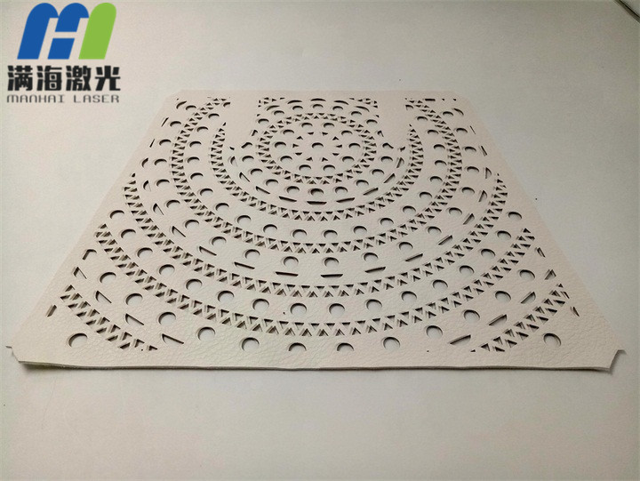 女（nǚ）款挎包皮（pí）料激光切割