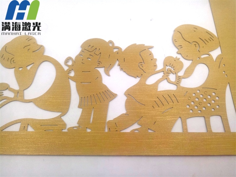 2018年中秋月餅包裝（zhuāng）禮盒卡紙（zhǐ）激（jī）光雕刻