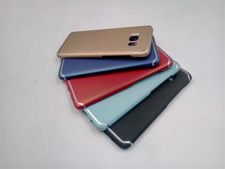 塑膠（jiāo）手機殼激光鐳雕加工