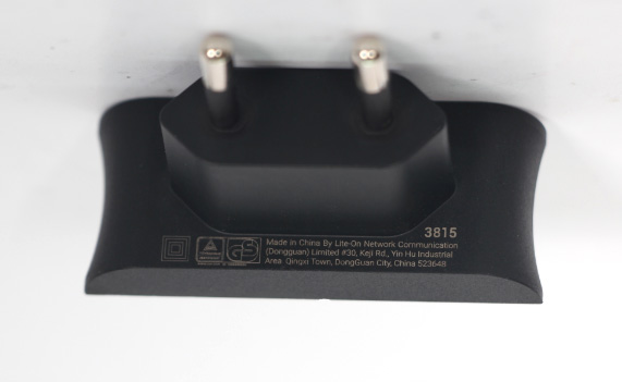 穀歌充電器下蓋激（jī）光打標